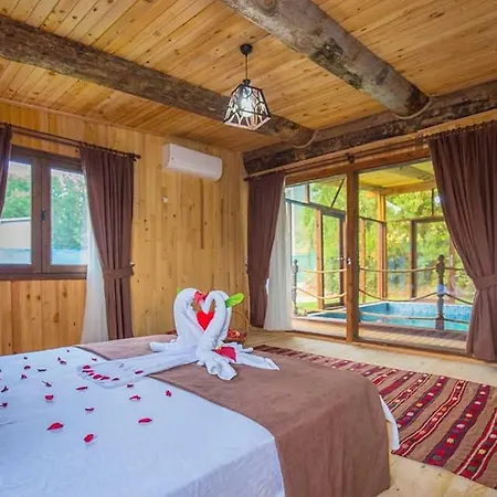 펜션 Naturelife Kaya Villas *